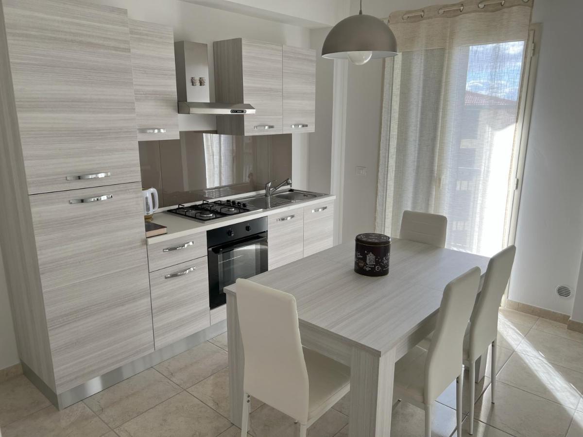 Casa Vacanze Le Tre Scimmiette Paterno  Exteriör bild